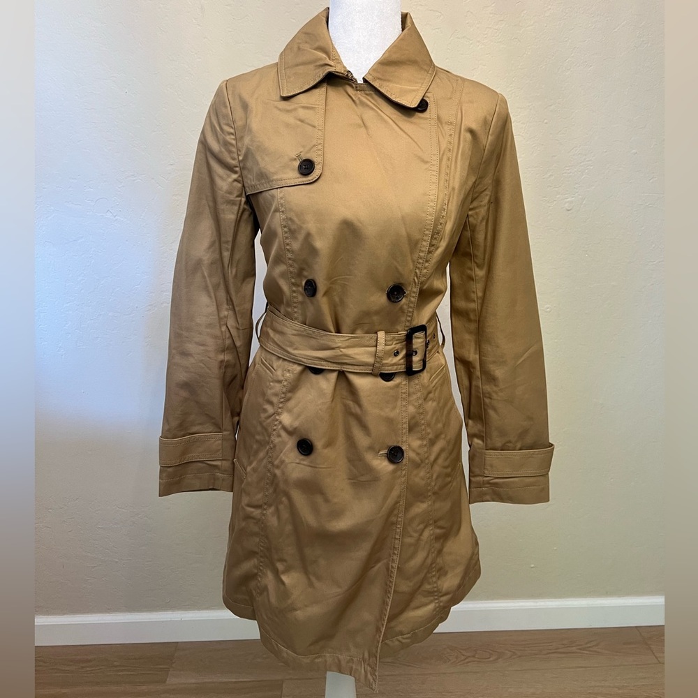 Banana Republic Classic Women's Tan Trench Coat with Belt